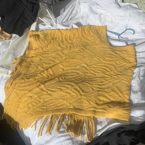 Sweater/Shawl - Picture 1 of 2